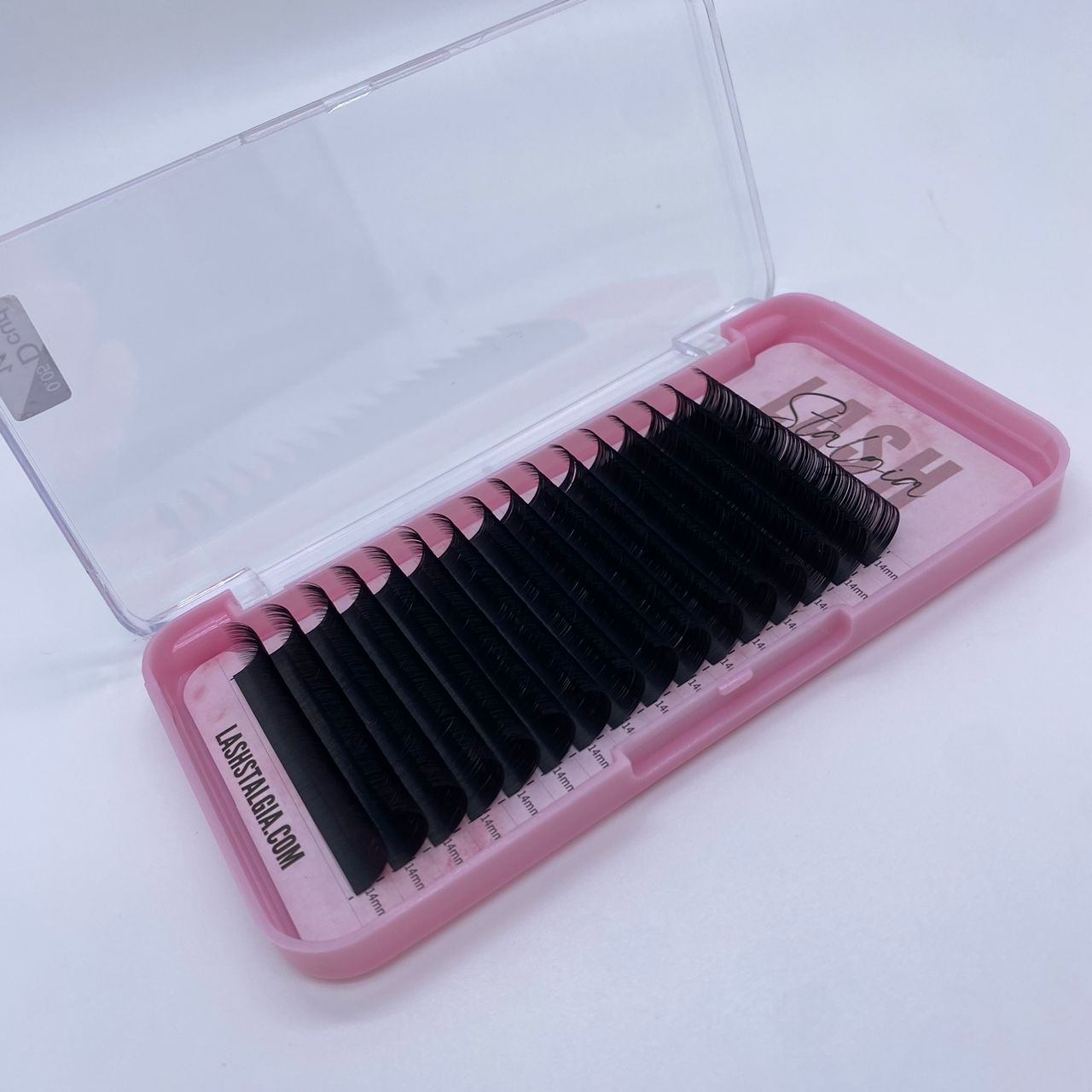 VELVET VOLUME LASHES